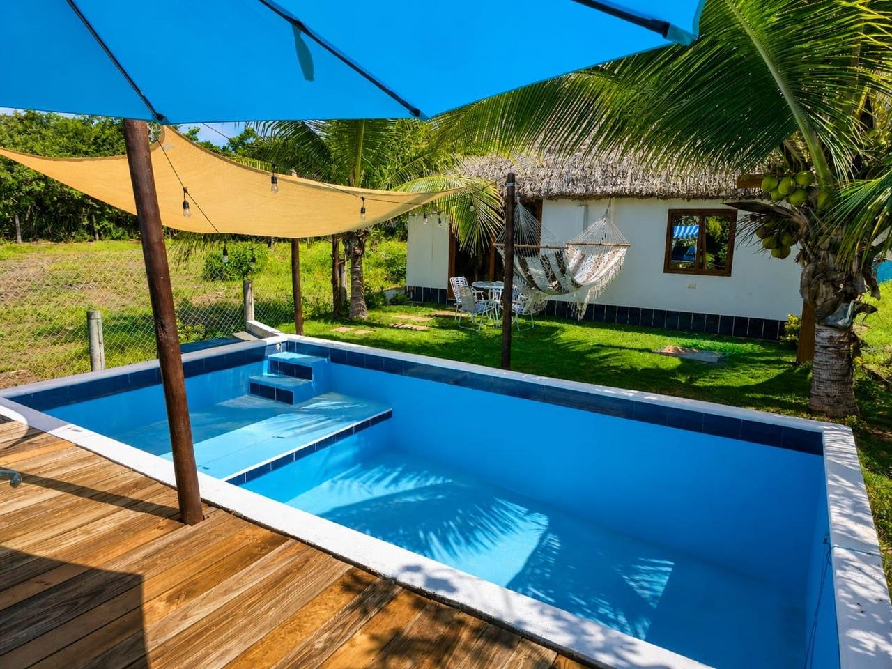 Casa de Playa con Piscina en Monterrico ref-6169