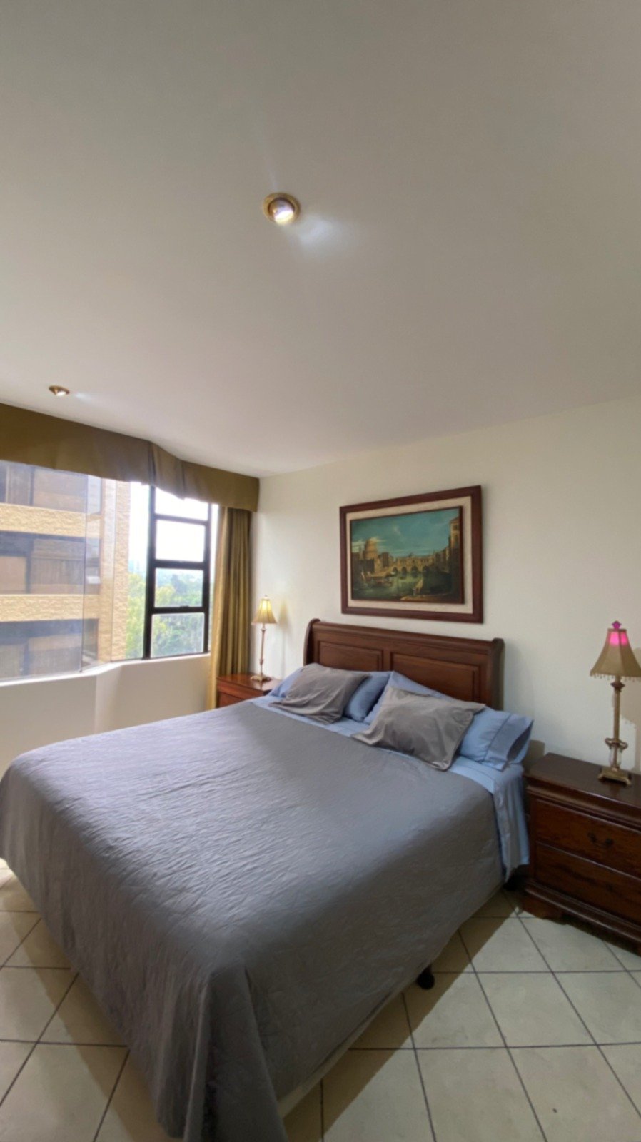 Apartamento amueblado Milenia zona 10 Ref-6157