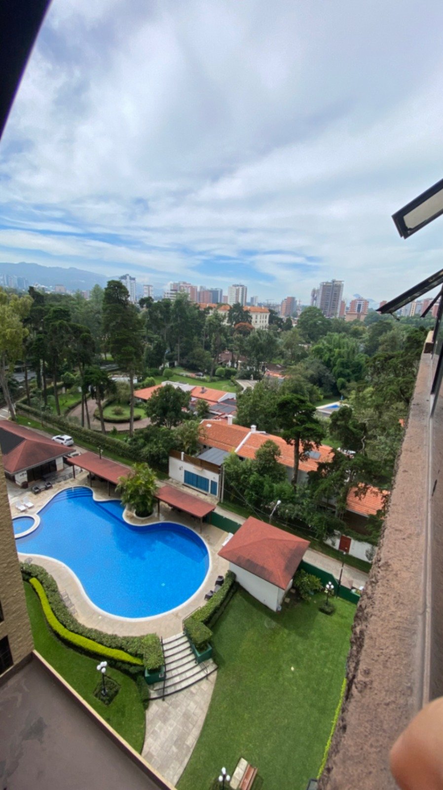 Apartamento amueblado Milenia zona 10 Ref-6157