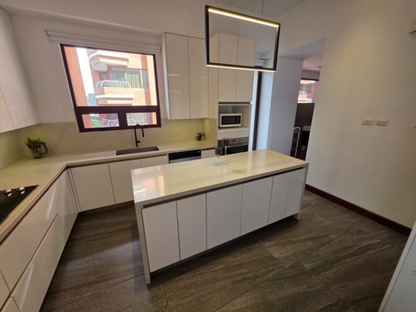 Apartamento amplio en Edificio Salvattore