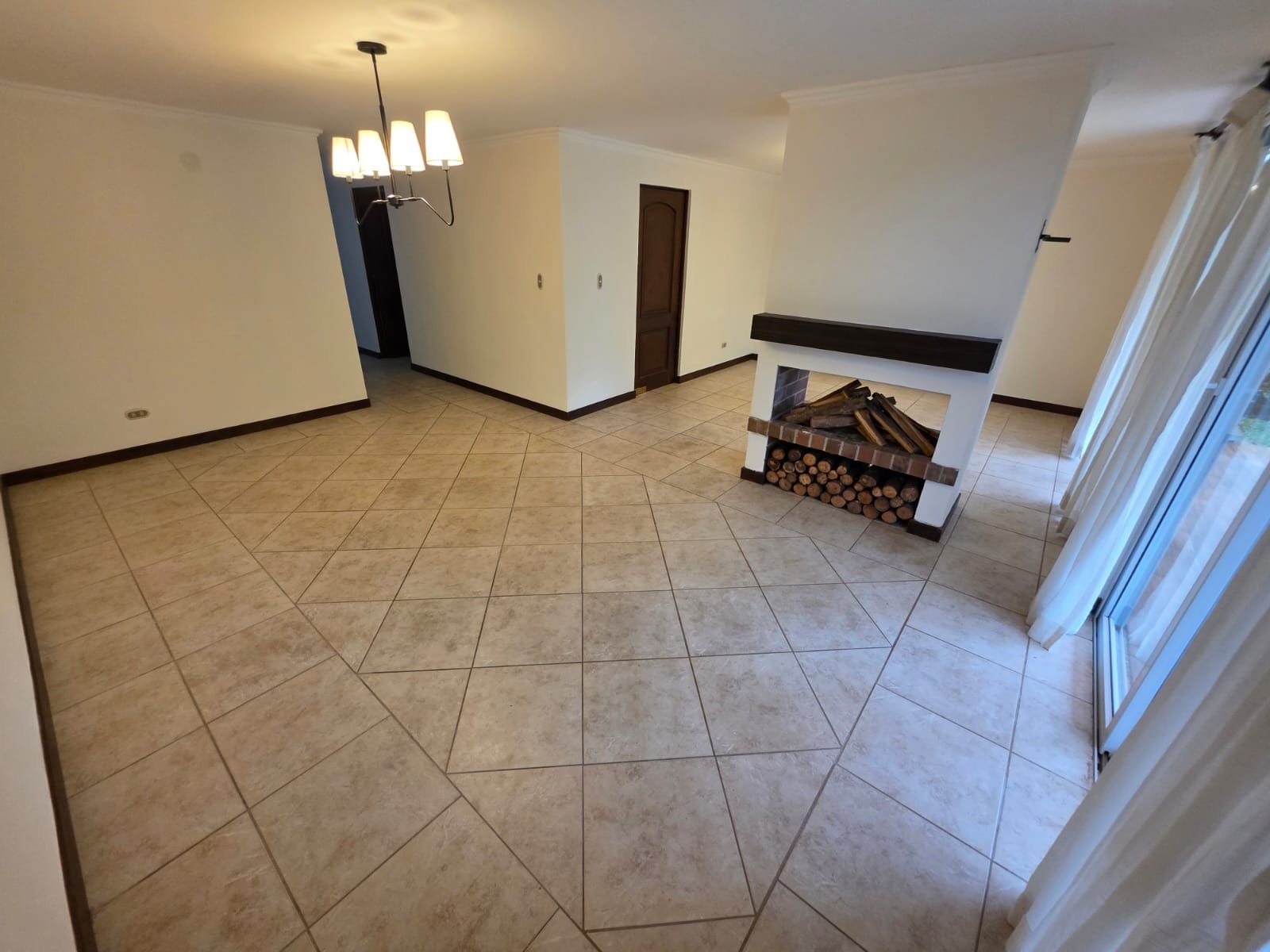 Casa con Jardín en Condominio San Antonio
